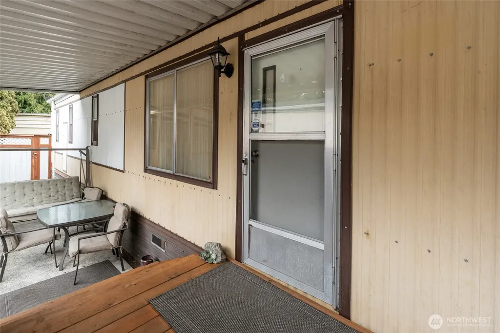 507 131st Street E Tacoma WA 98445
