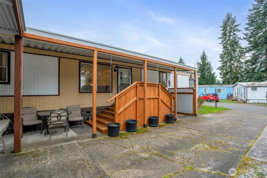 507 131st Street E Tacoma WA 98445