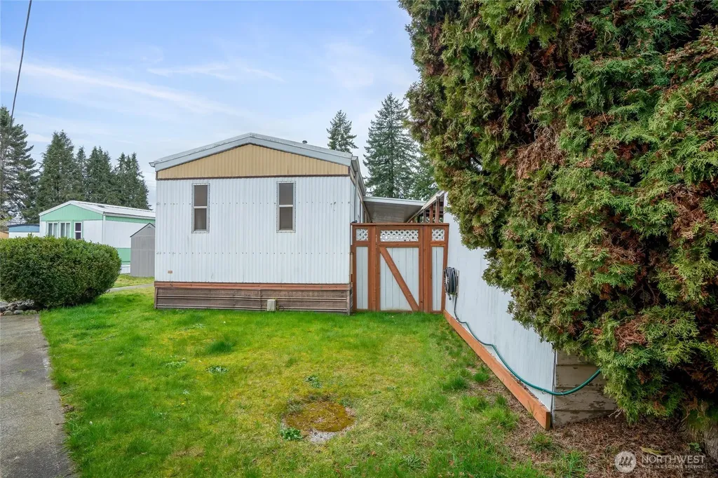 507 131st Street E Tacoma WA 98445