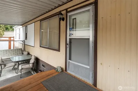 507 131st Street E Tacoma WA 98445