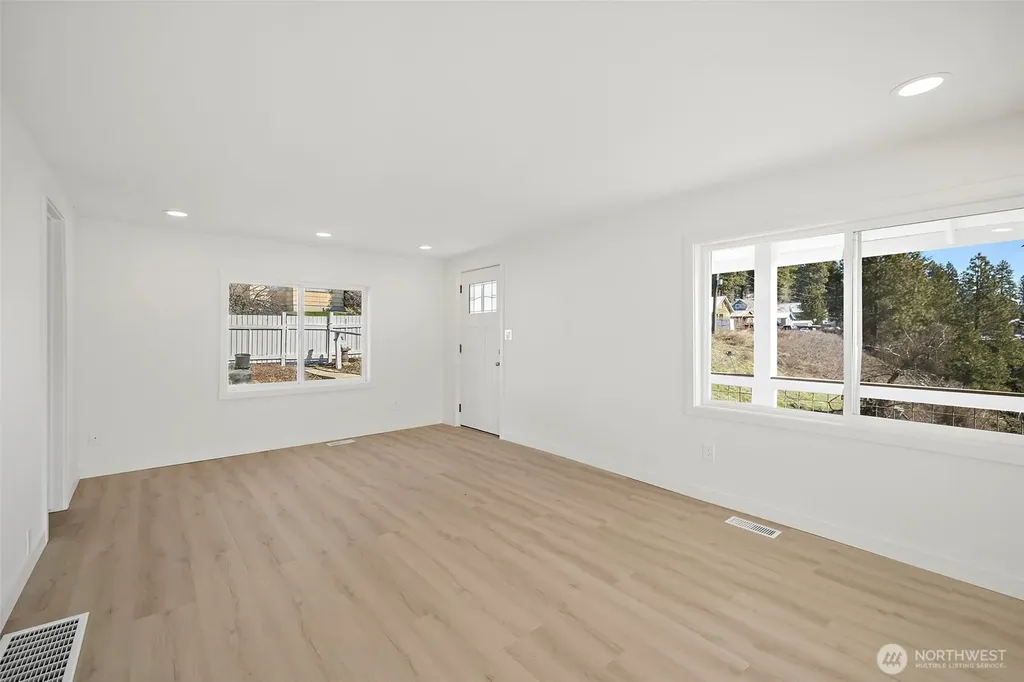 205 W 5th Street Cle Elum WA 98922