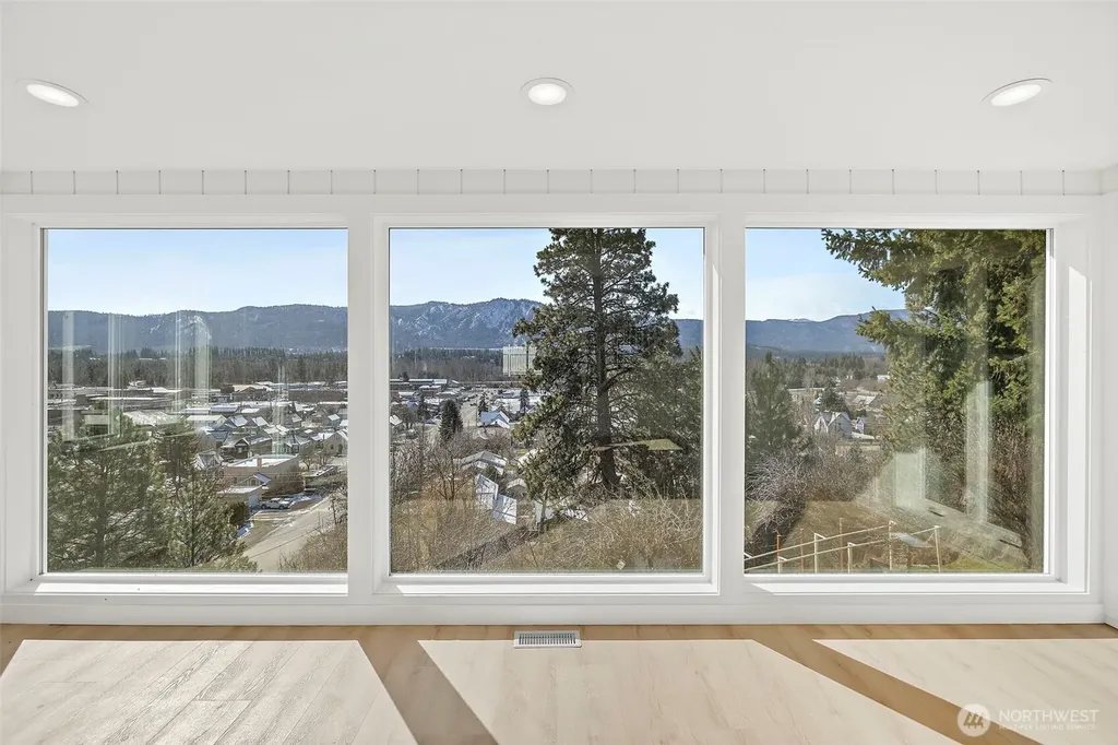 205 W 5th Street Cle Elum WA 98922