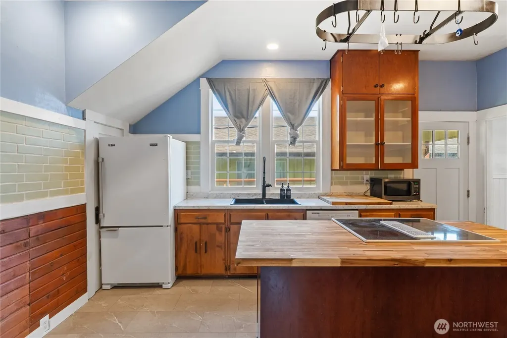 626 Eklund Avenue Hoquiam WA 98550
