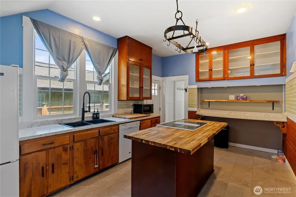 626 Eklund Avenue Hoquiam WA 98550