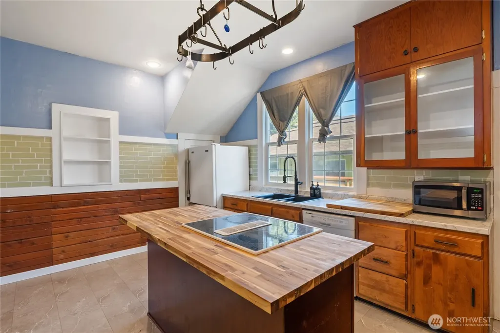 626 Eklund Avenue Hoquiam WA 98550