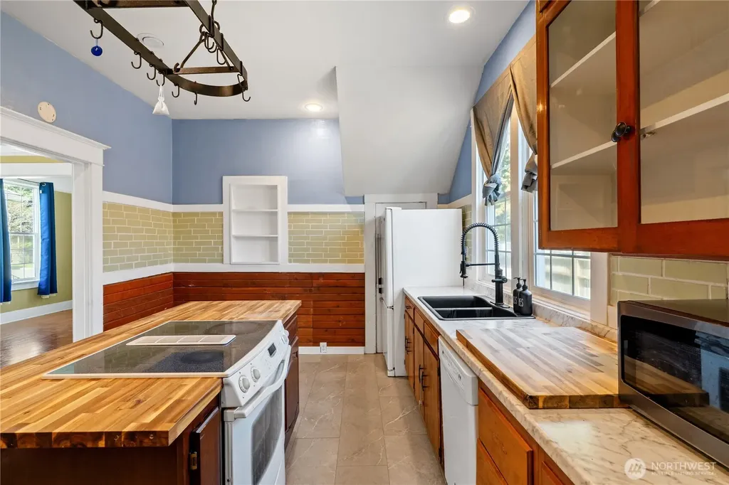626 Eklund Avenue Hoquiam WA 98550