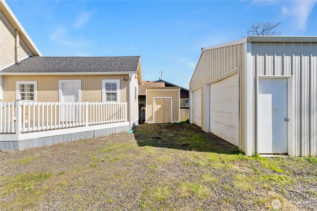 626 Eklund Avenue Hoquiam WA 98550