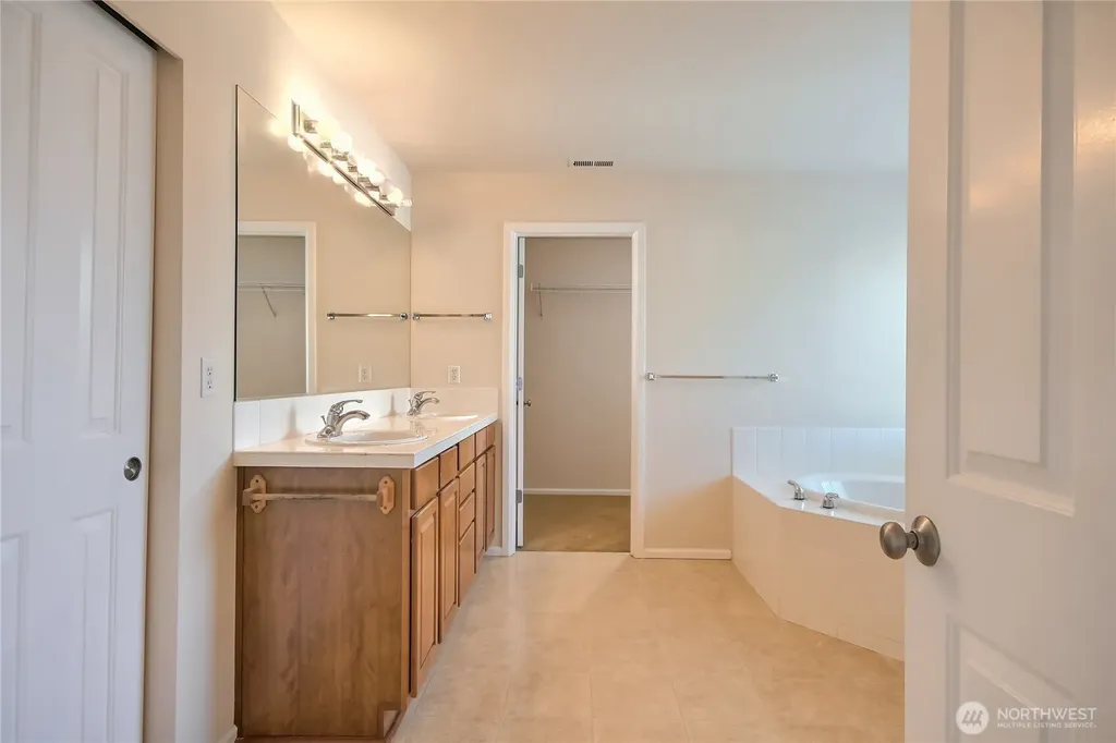 4036 Tribute Avenue E Fife WA 98424