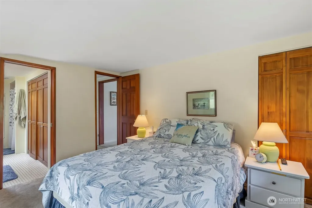 2642 E Lake Sammamish Parkway NE Sammamish WA 98074
