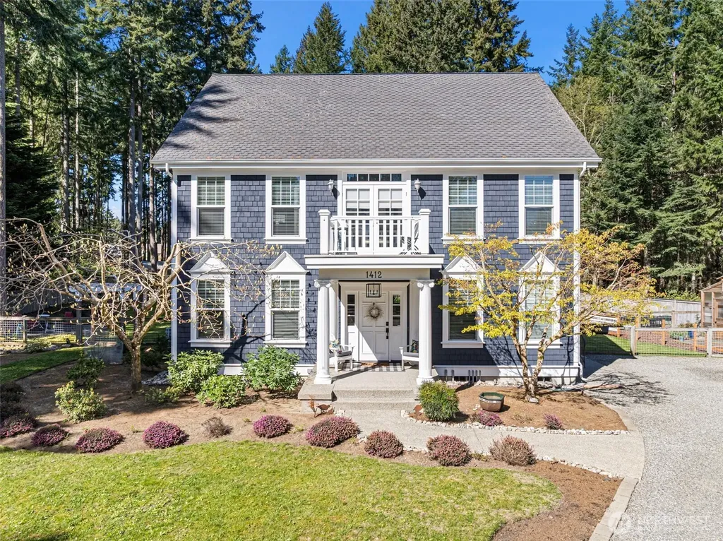 1412 11th Lane Fox Island WA 98333