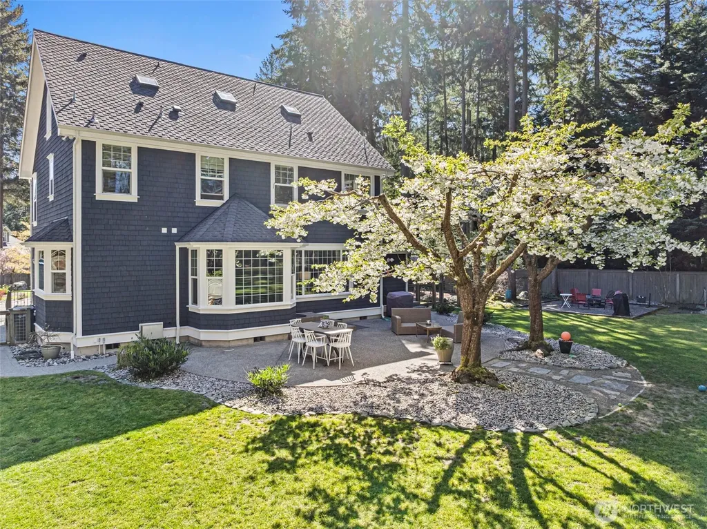 1412 11th Lane Fox Island WA 98333