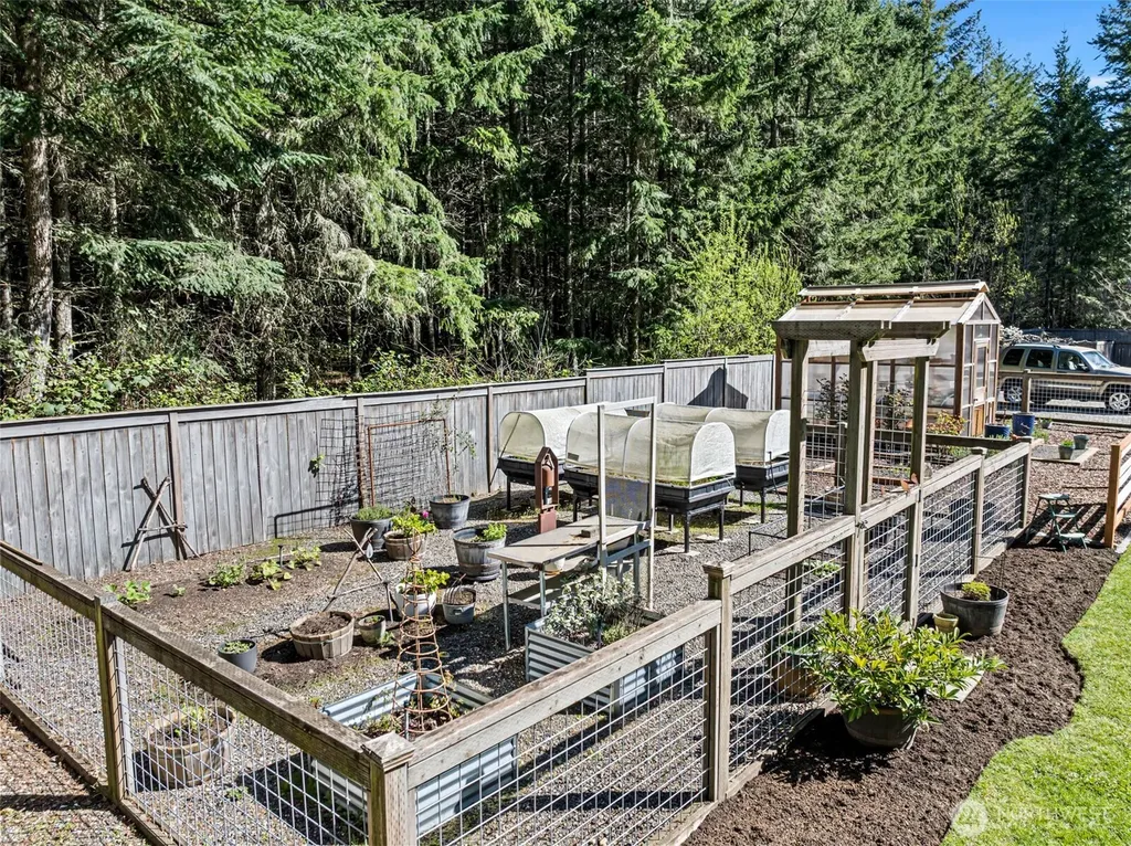1412 11th Lane Fox Island WA 98333
