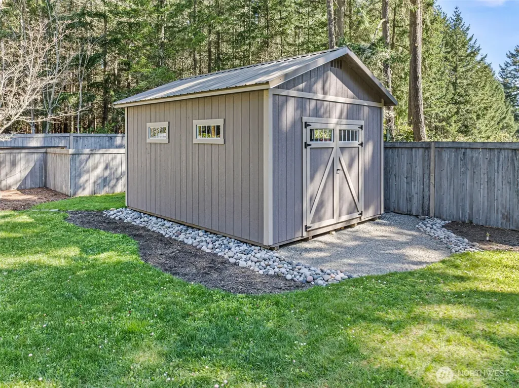 1412 11th Lane Fox Island WA 98333