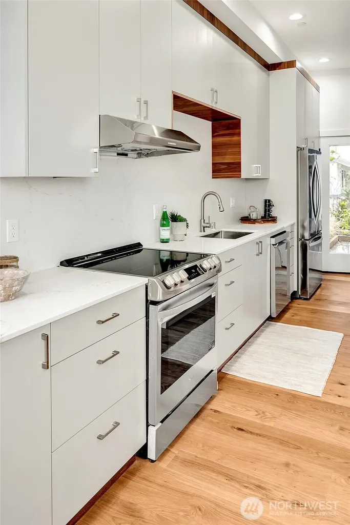 627 13th Avenue E Seattle WA 98102