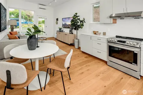 627 13th Avenue E Seattle WA 98102
