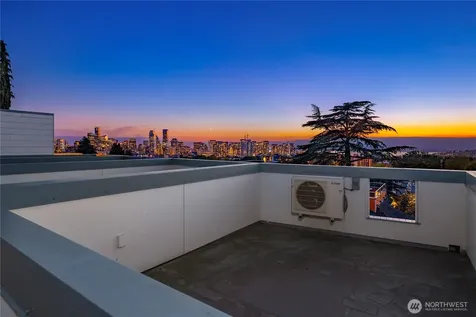 627 13th Avenue E Seattle WA 98102