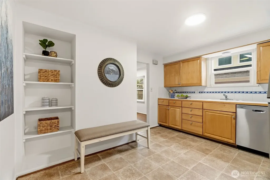 921 N 50th Street Seattle WA 98103
