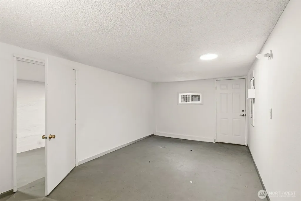 921 N 50th Street Seattle WA 98103