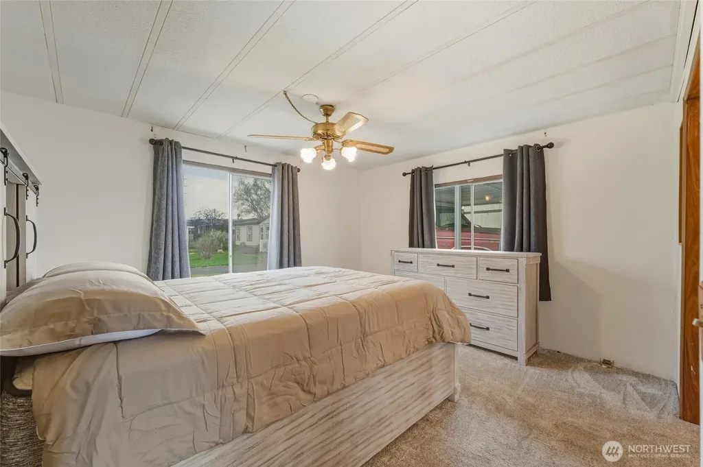 806 SE Mockingbird Drive College Place WA 99324