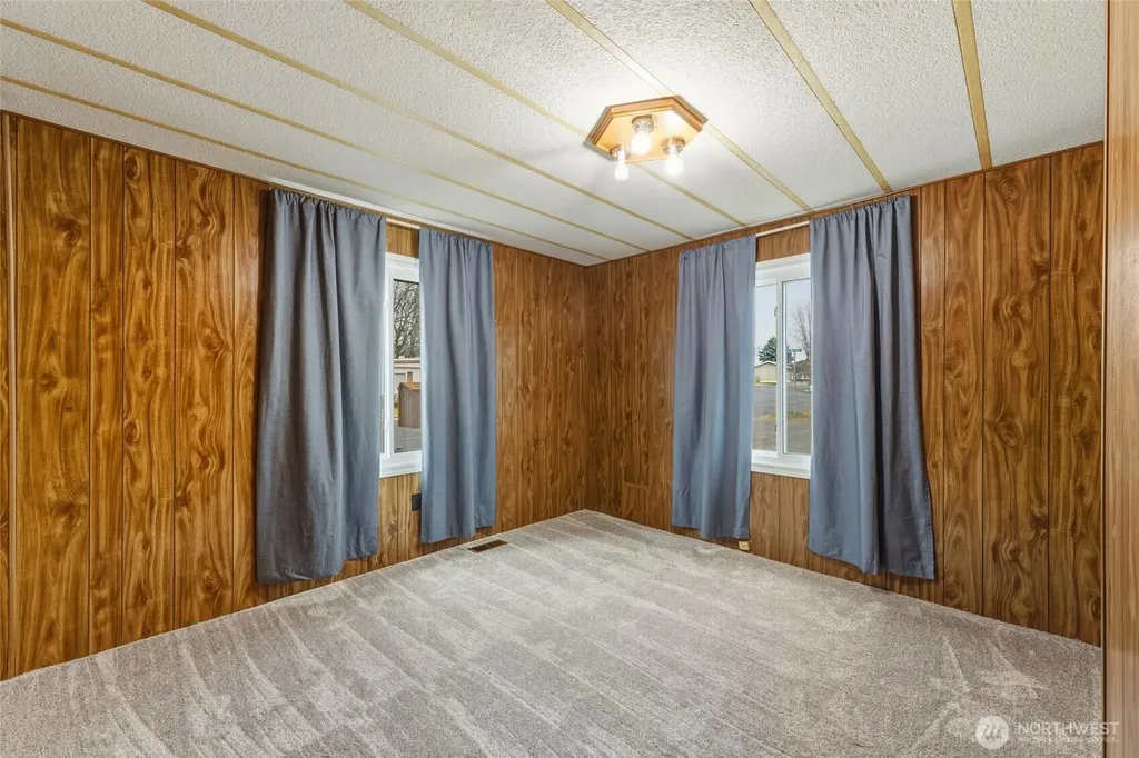 806 SE Mockingbird Drive College Place WA 99324