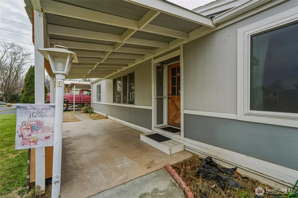 806 SE Mockingbird Drive College Place WA 99324