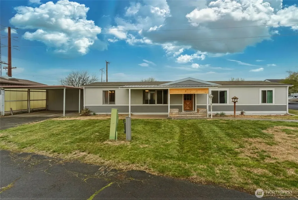 806 SE Mockingbird Drive College Place WA 99324