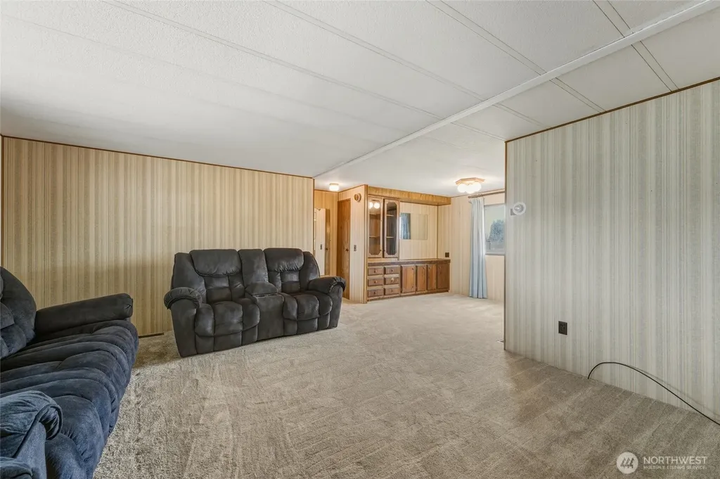 806 SE Mockingbird Drive College Place WA 99324