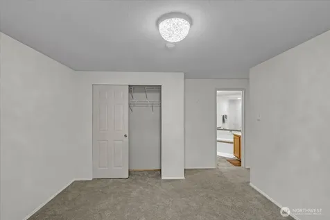 8653 Avondale Rd NE Redmond WA 98052