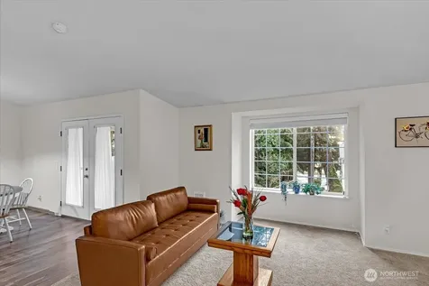 8653 Avondale Rd NE Redmond WA 98052