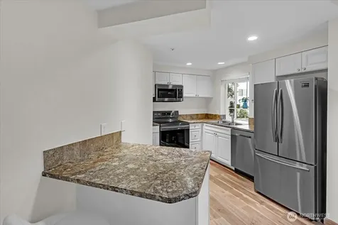 8653 Avondale Rd NE Redmond WA 98052