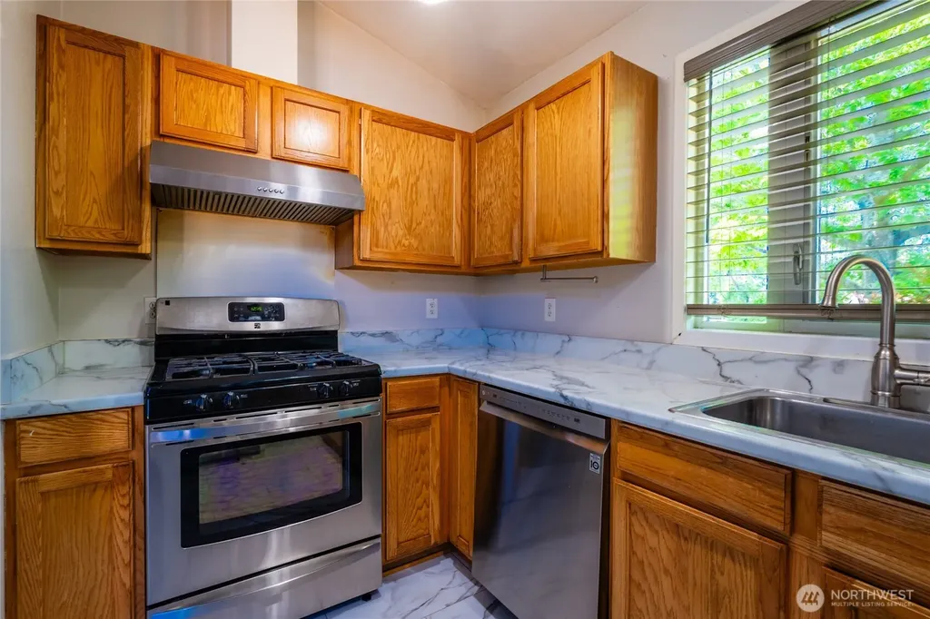 9452 25th Avenue SW Seattle WA 98106