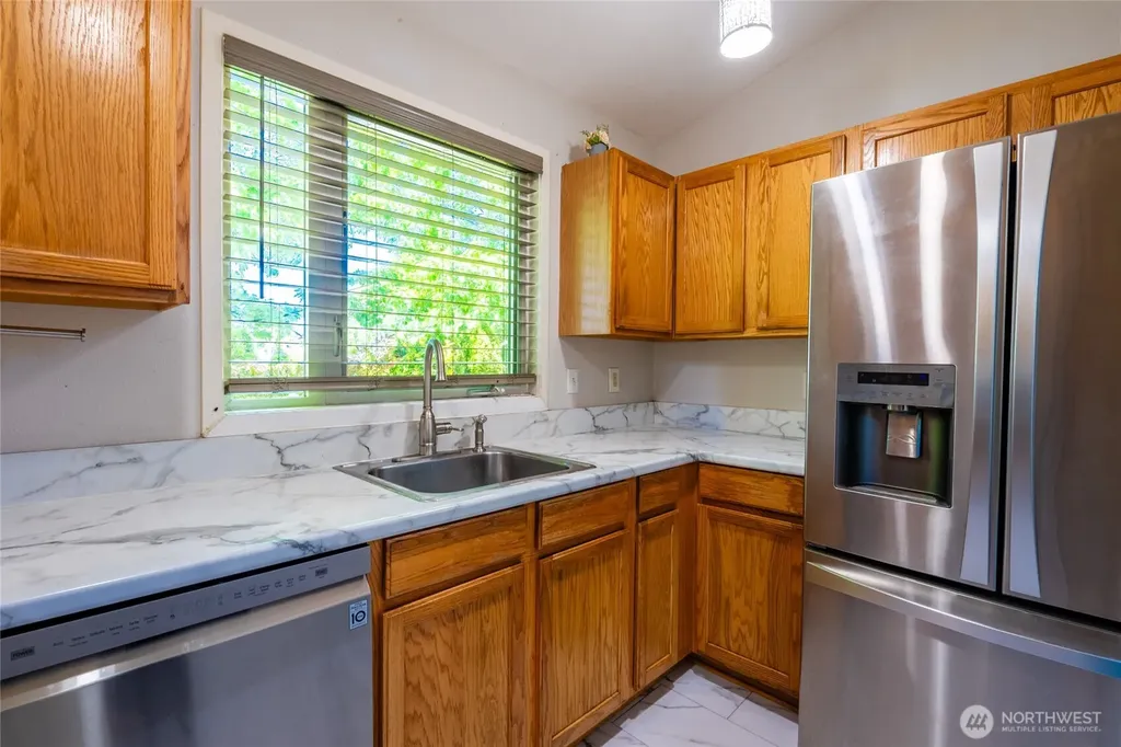 9452 25th Avenue SW Seattle WA 98106