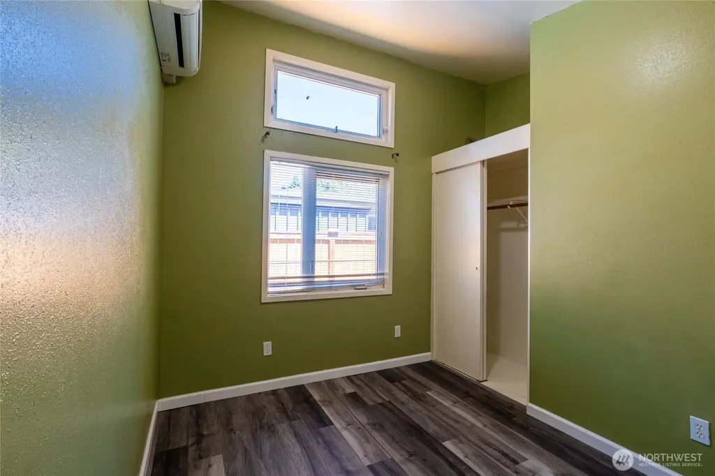 9452 25th Avenue SW Seattle WA 98106