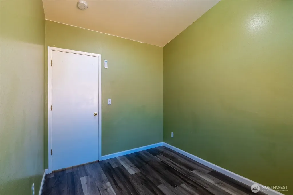 9452 25th Avenue SW Seattle WA 98106