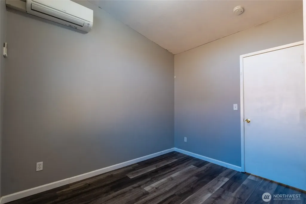 9452 25th Avenue SW Seattle WA 98106