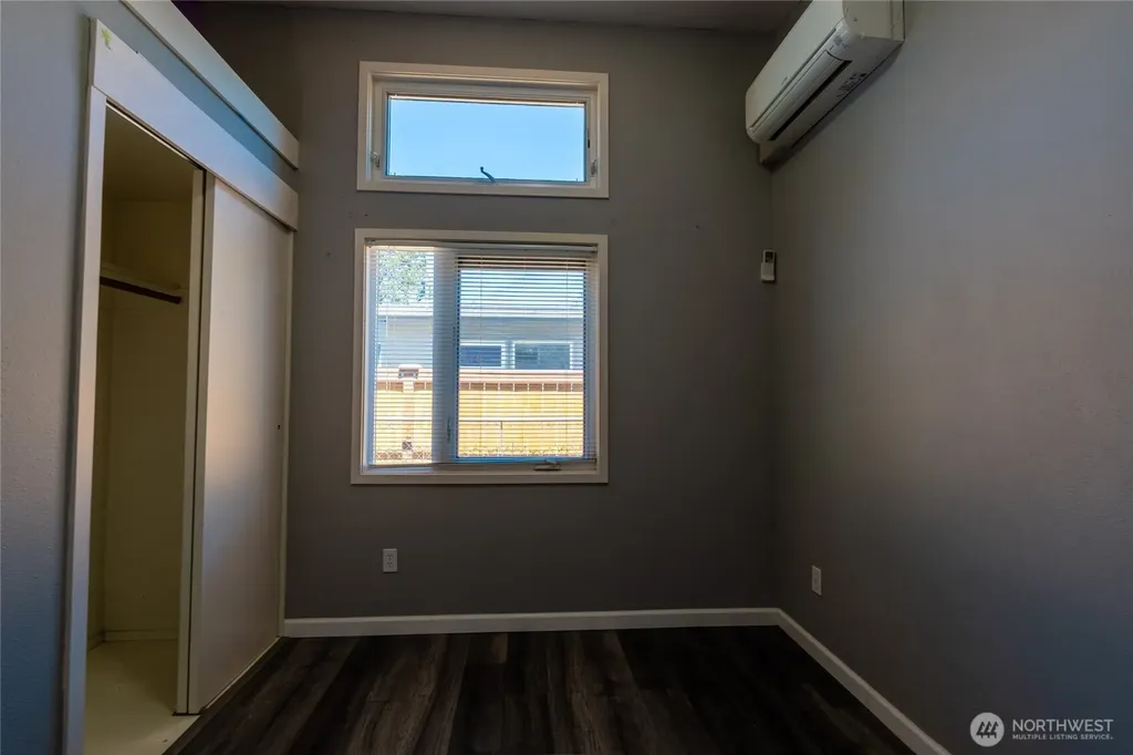 9452 25th Avenue SW Seattle WA 98106