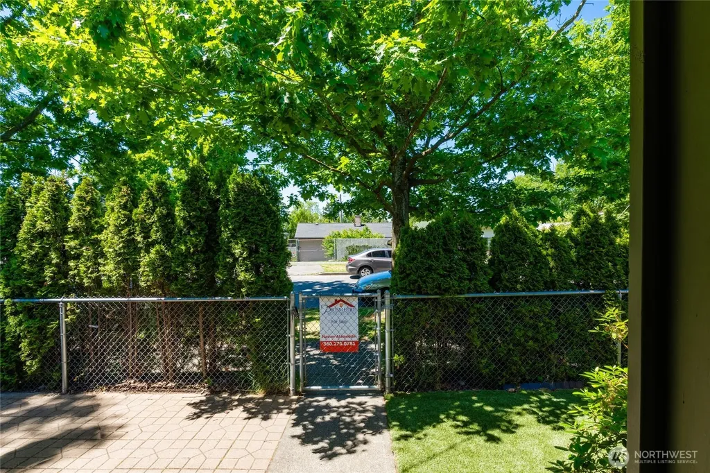 9452 25th Avenue SW Seattle WA 98106