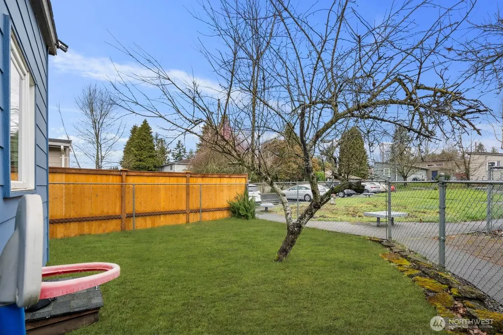 9452 25th Avenue SW Seattle WA 98106