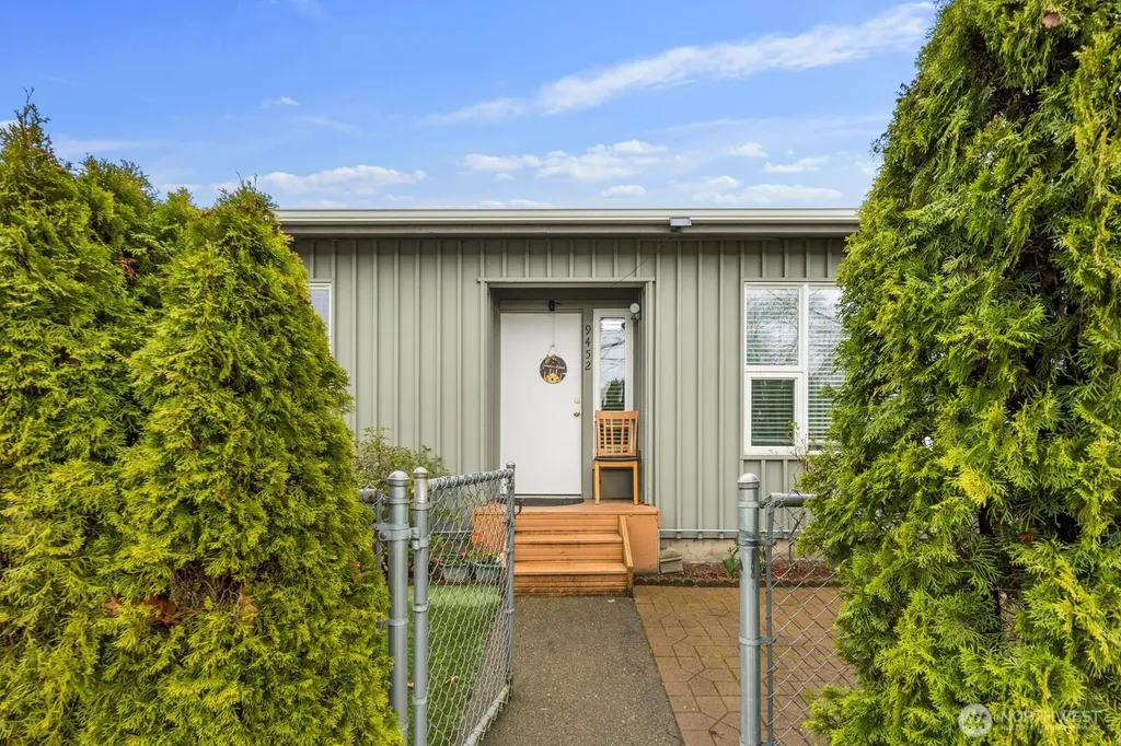9452 25th Avenue SW Seattle WA 98106