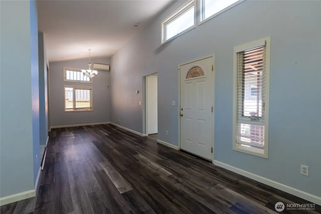 9452 25th Avenue SW Seattle WA 98106