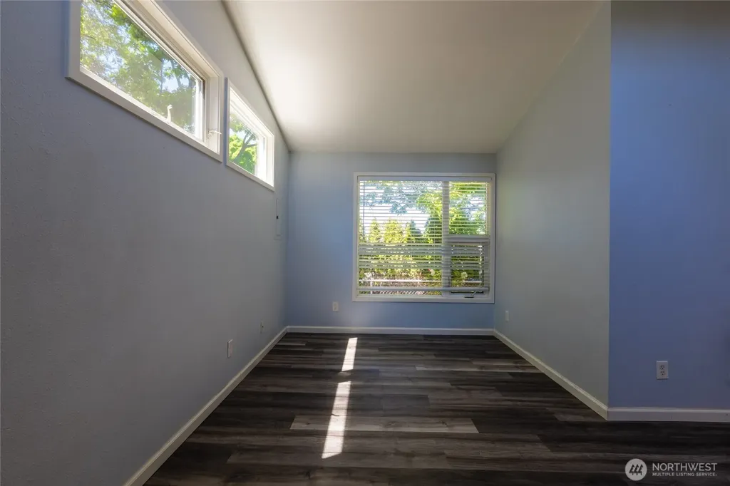 9452 25th Avenue SW Seattle WA 98106