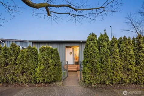 9452 25th Avenue SW Seattle WA 98106