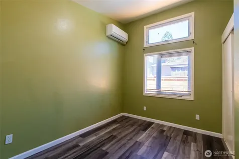 9452 25th Avenue SW Seattle WA 98106