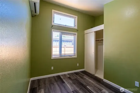 9452 25th Avenue SW Seattle WA 98106