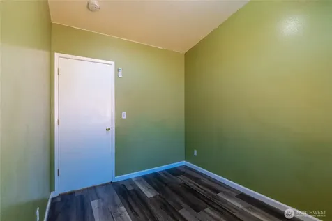 9452 25th Avenue SW Seattle WA 98106