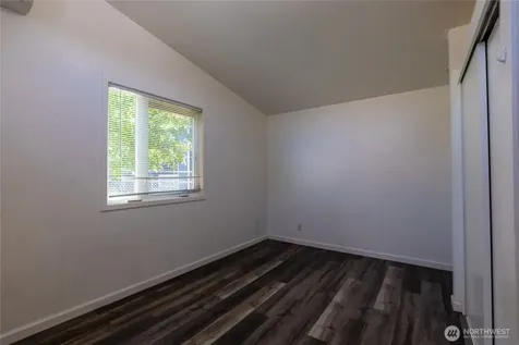 9452 25th Avenue SW Seattle WA 98106