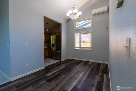 9452 25th Avenue SW Seattle WA 98106
