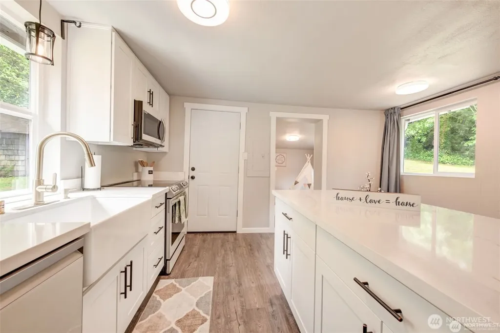 2748 El Camano Street Camano Island WA 98282
