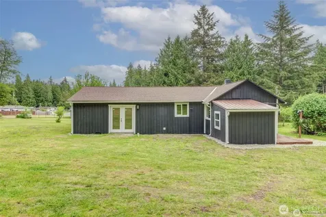 2748 El Camano Street Camano Island WA 98282