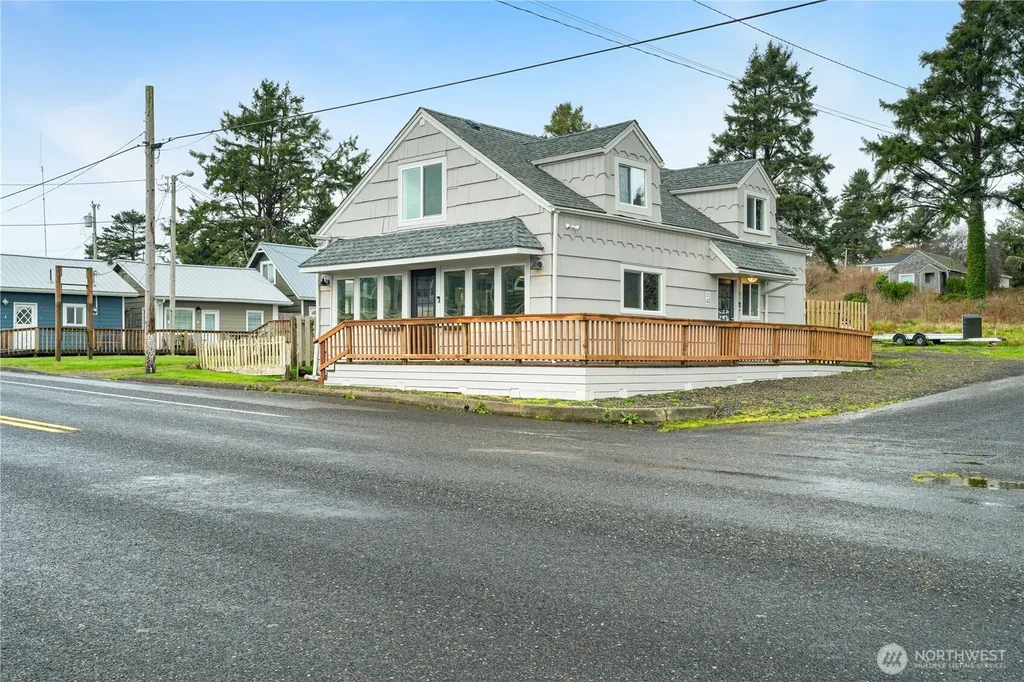 40 Main Street Pacific Beach WA 98571